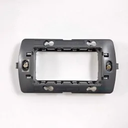 Supporto BTicino Living 4 moduli con viti L4704