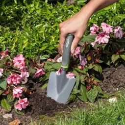 esempio di applicazione Paletta larga con manico soft touch irrifarma.it