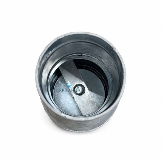 dettaglio interno Valvola di fondo portagomma in ferro zincato con leva Ø60–150 irrifarma.it