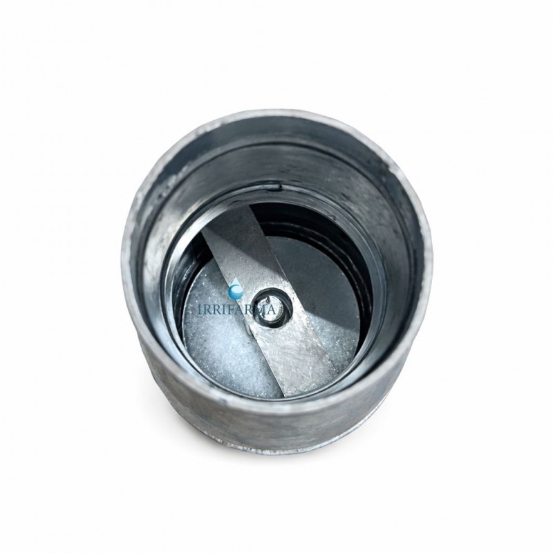 dettaglio interno Valvola di fondo portagomma in ferro zincato con leva Ø60–150 irrifarma.it
