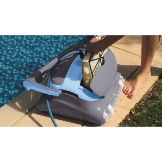 dettaglio pulizia filtri Robot piscina Dolphin Zenit 12 Maytronics – pulizia semplice di fondo e pareti (fino 10 m) irrifarma.it