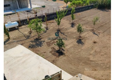 Guida all'Installazione e Manutenzione degli Impianti di Irrigazione a Goccia