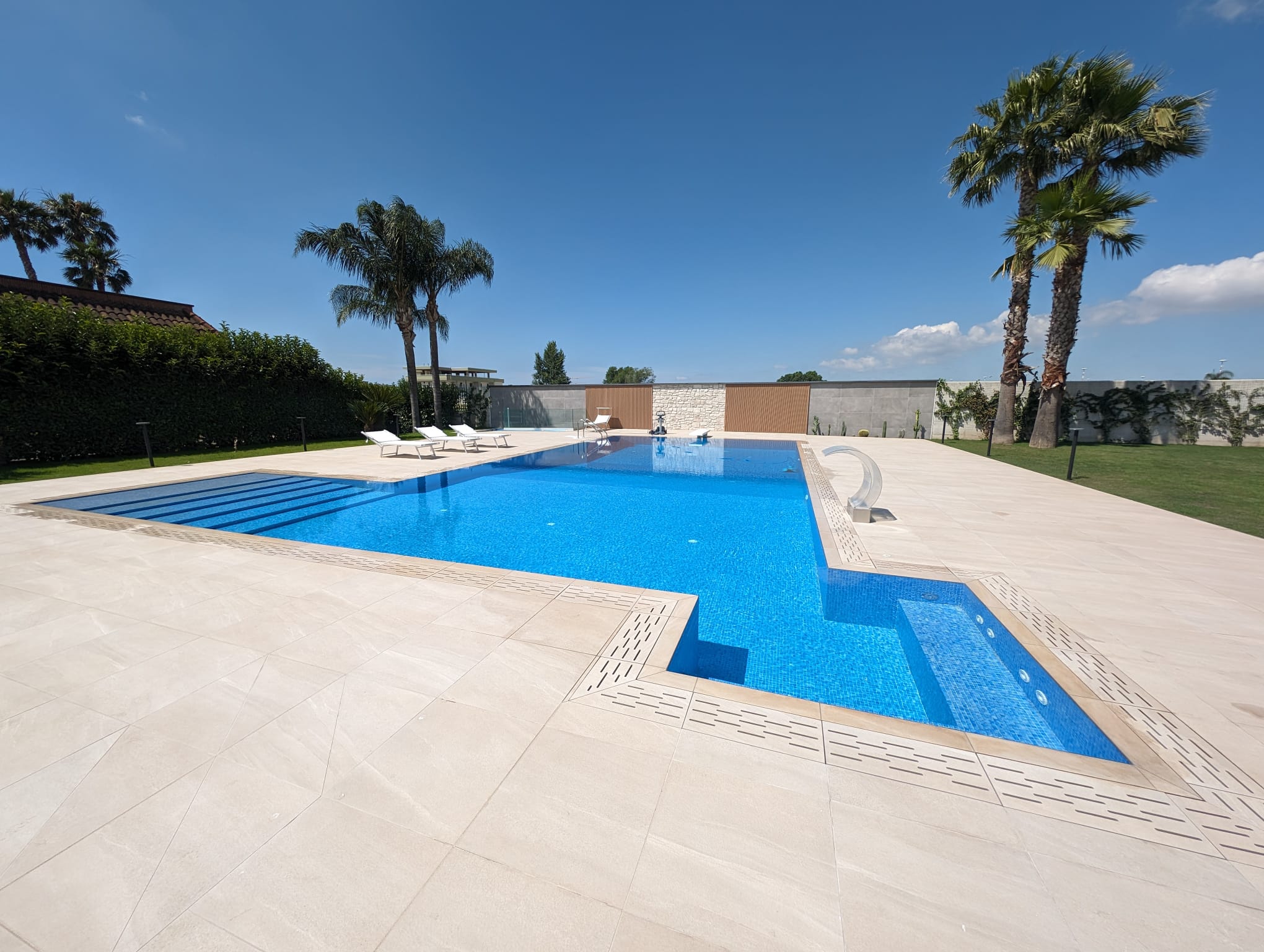 Piscina interrata realizzata da Irrifarma in villa privata in Campania