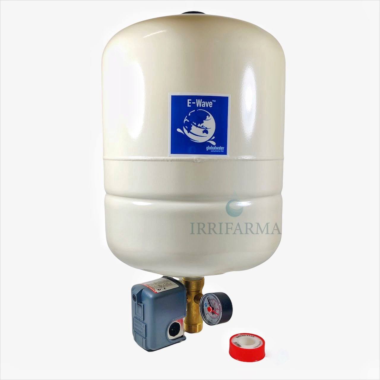 Impianto autoclave con vaso di espansione, pressostato e manometro